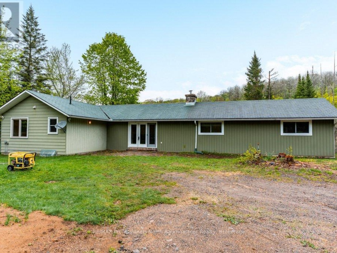 1080 Queen's Line Road, Minden Hills