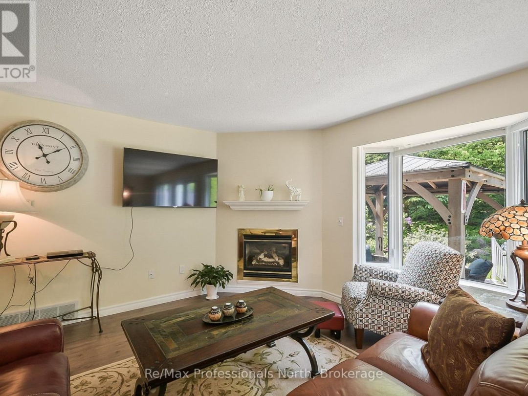 21 WOODMAN'S CHART, Gravenhurst (Muskoka (S))