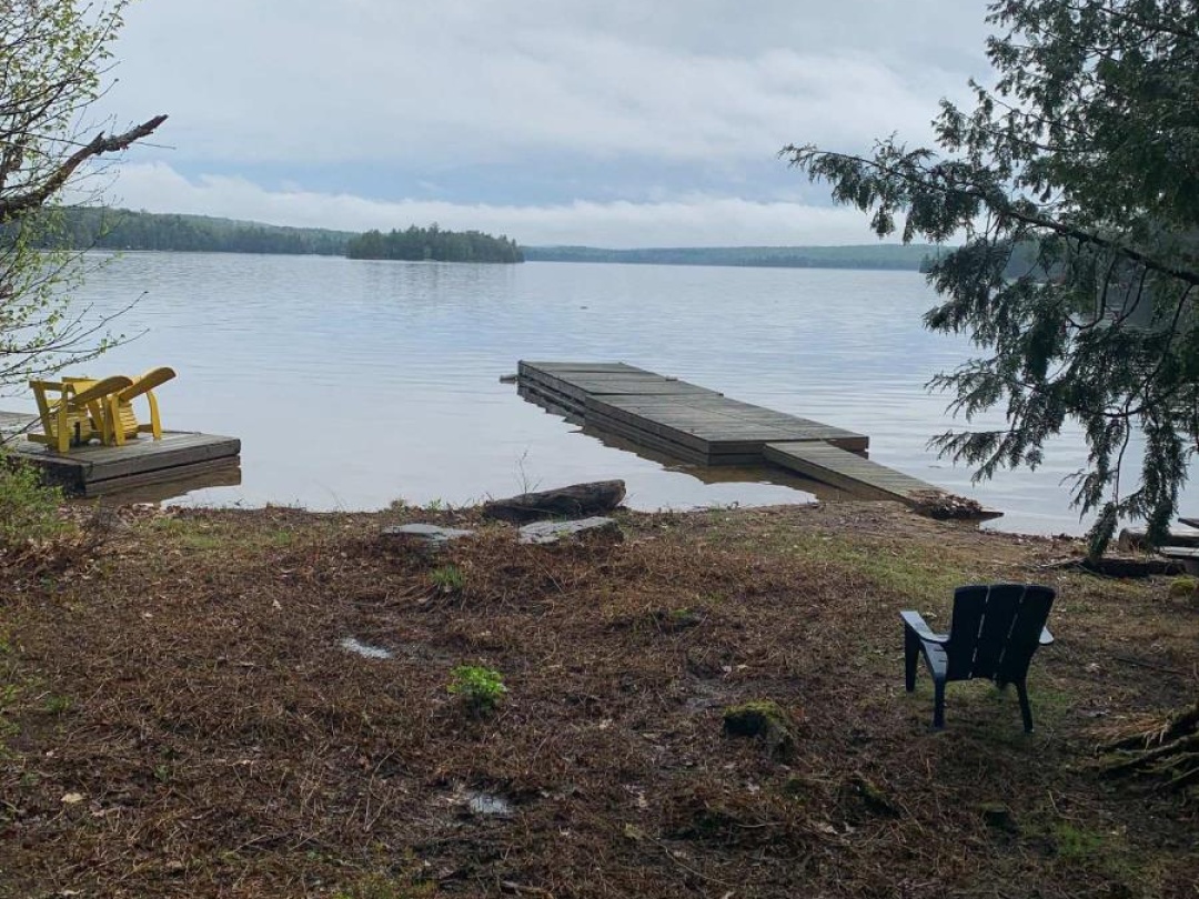 6213 KENNISIS LAKE ROAD, Kennisis Lake