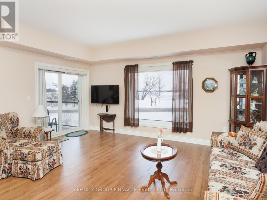 103 - 94 FRANCIS STREET W, 