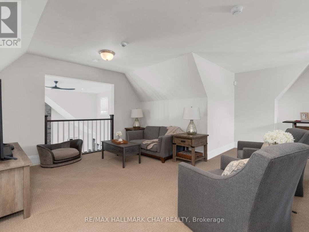 12 Thoroughbred Drive, Oro-Medonte