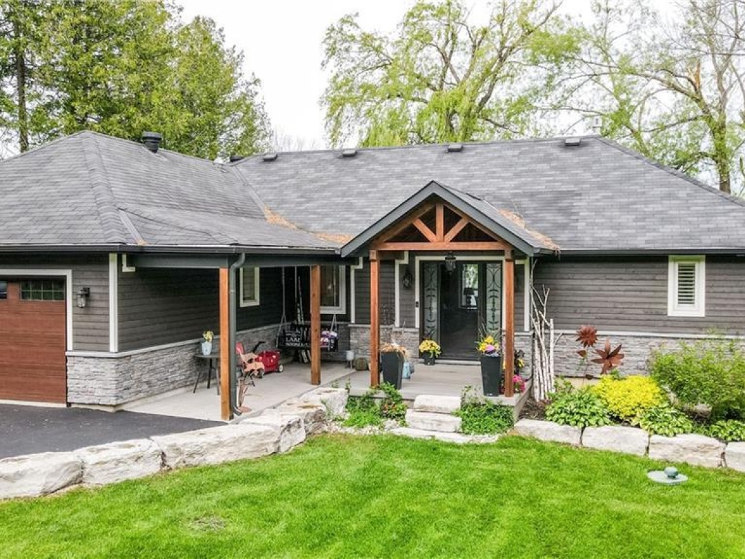 241 Eight Mile Point Road, Lake Simcoe