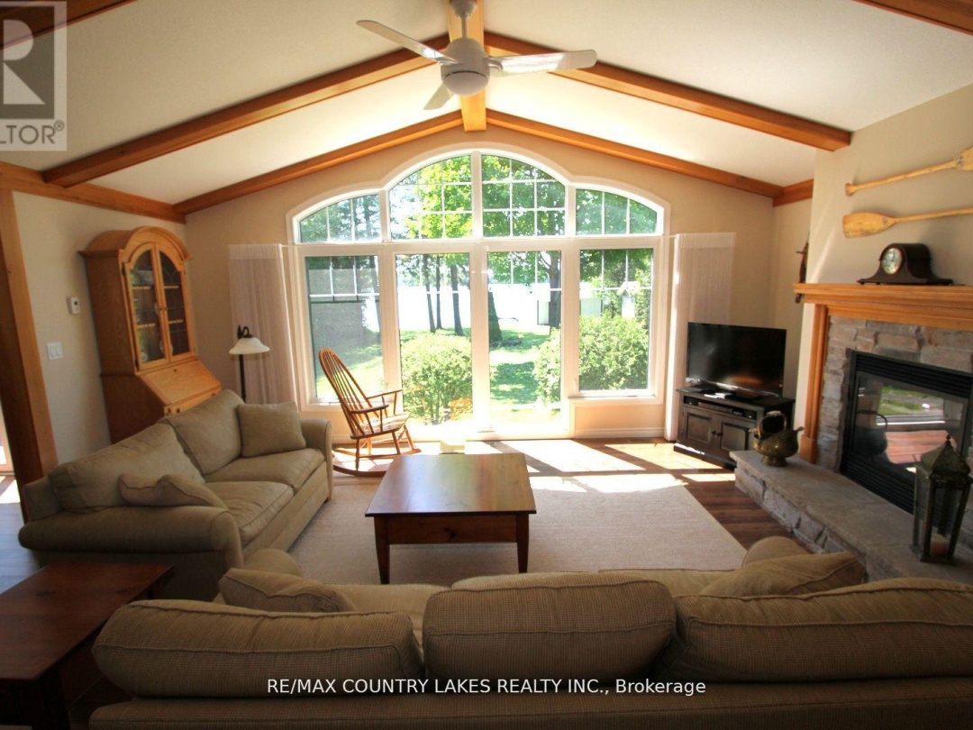 275 MCGUIRE BEACH ROAD, Canal Lake
