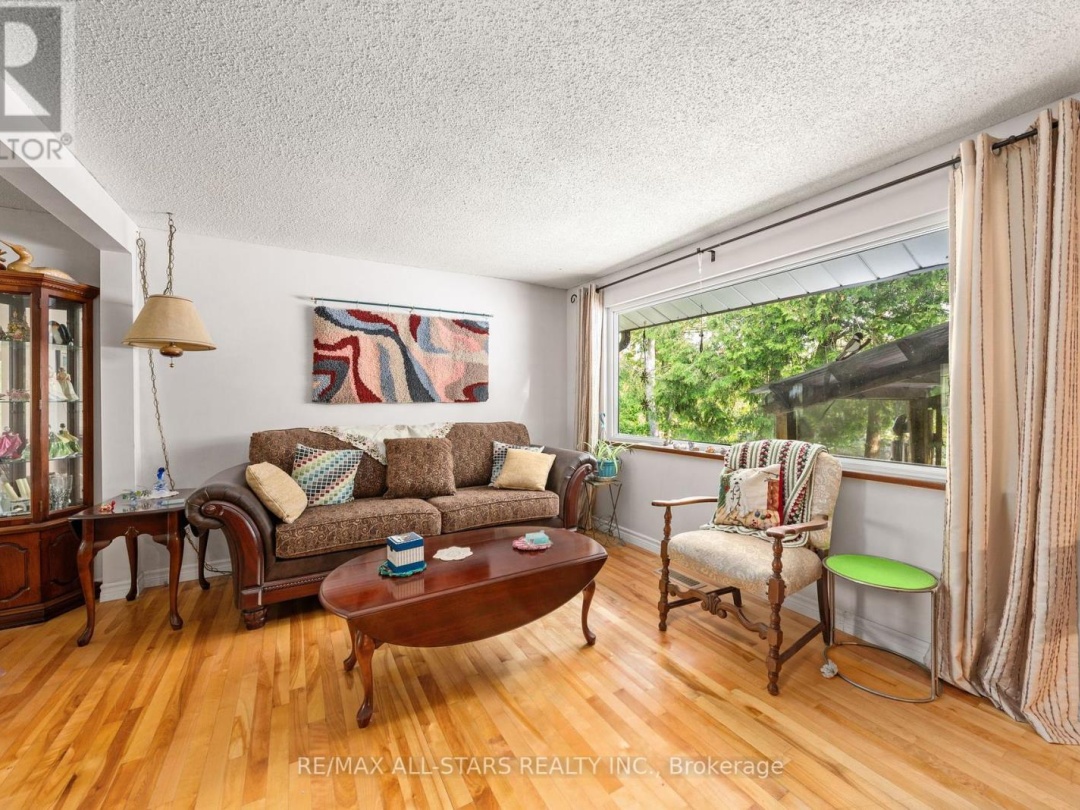 14 WYCHWOOD DRIVE E, 