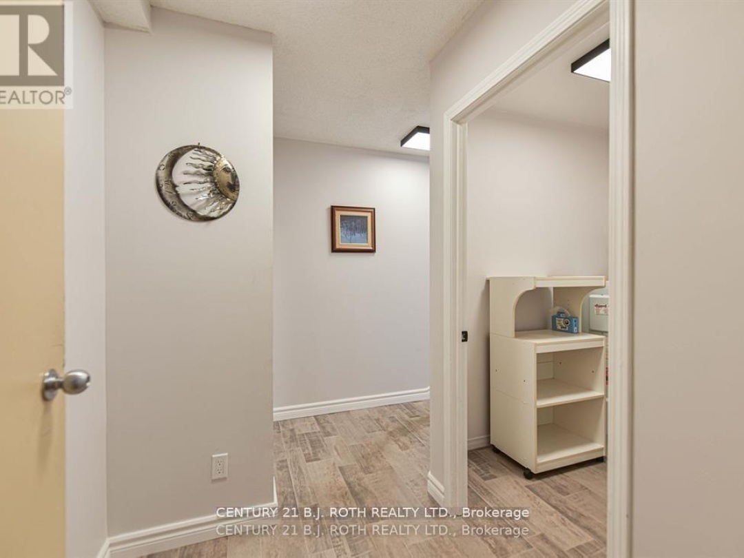 302 - 125 BOND STREET, 