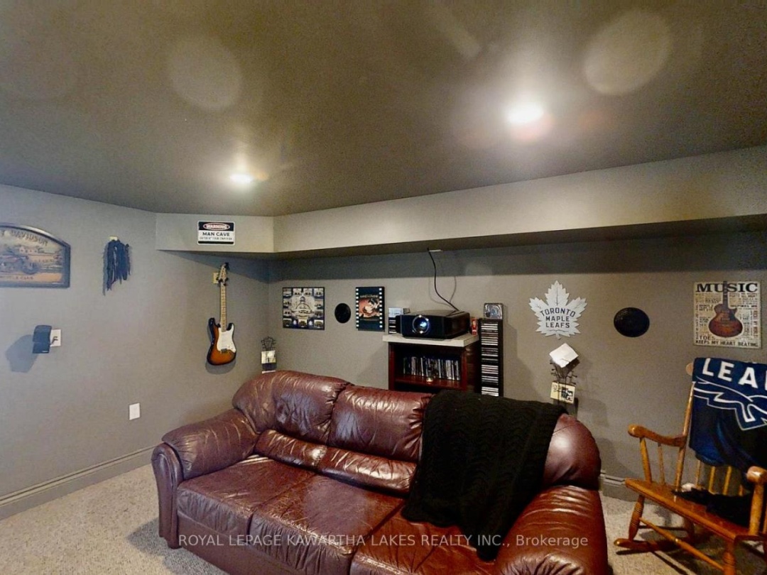 24 MCLENNANS BCH ROAD, Lake Simcoe