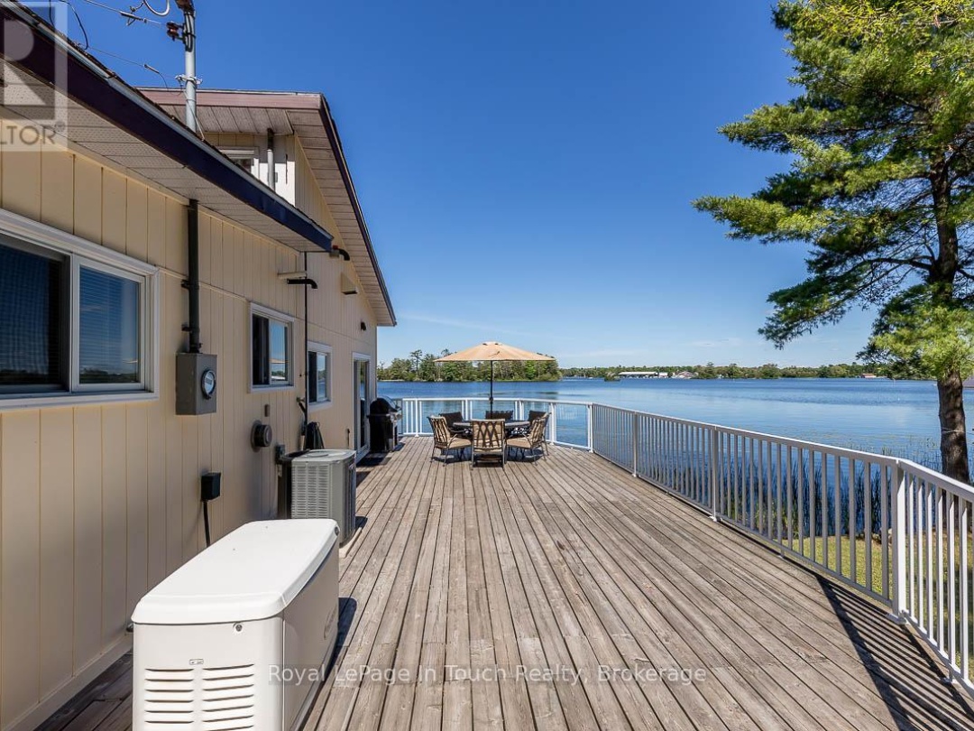 36 Yellowhead Island, Gloucester Pool