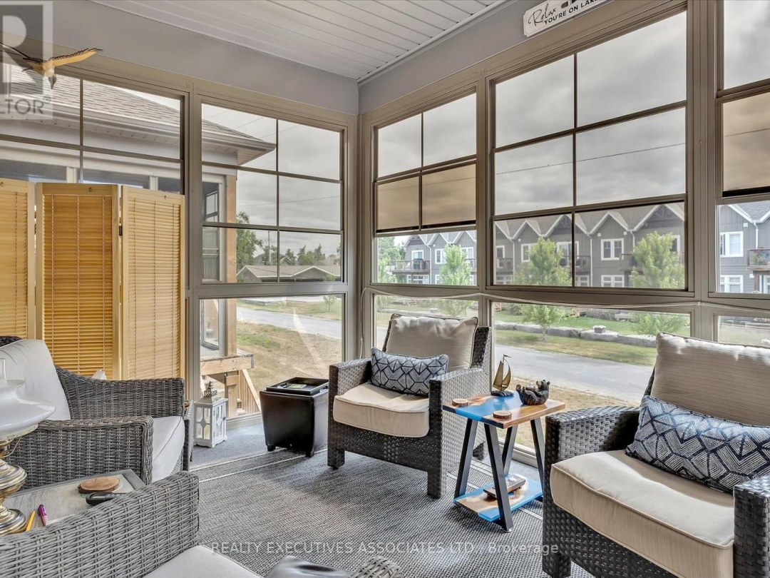 36 - 17 LAKEWOOD CRESCENT, 