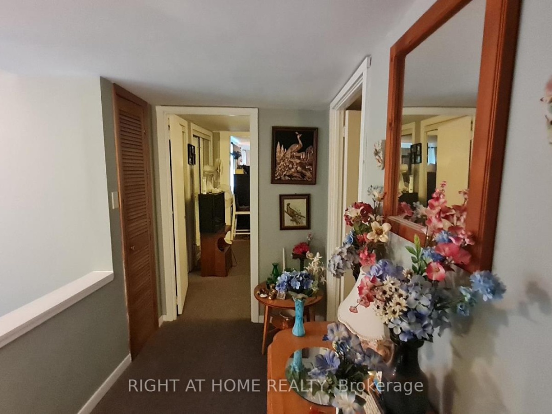 2324 60 HIGHWAY N, 