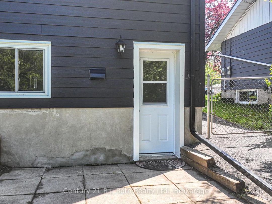 571 High Street, Orillia