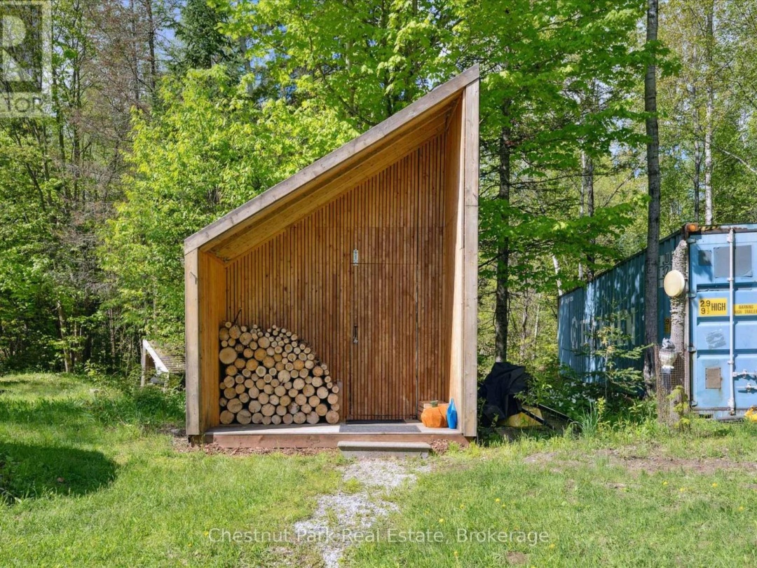216 BLACKWATER LAKE ROAD, Seguin