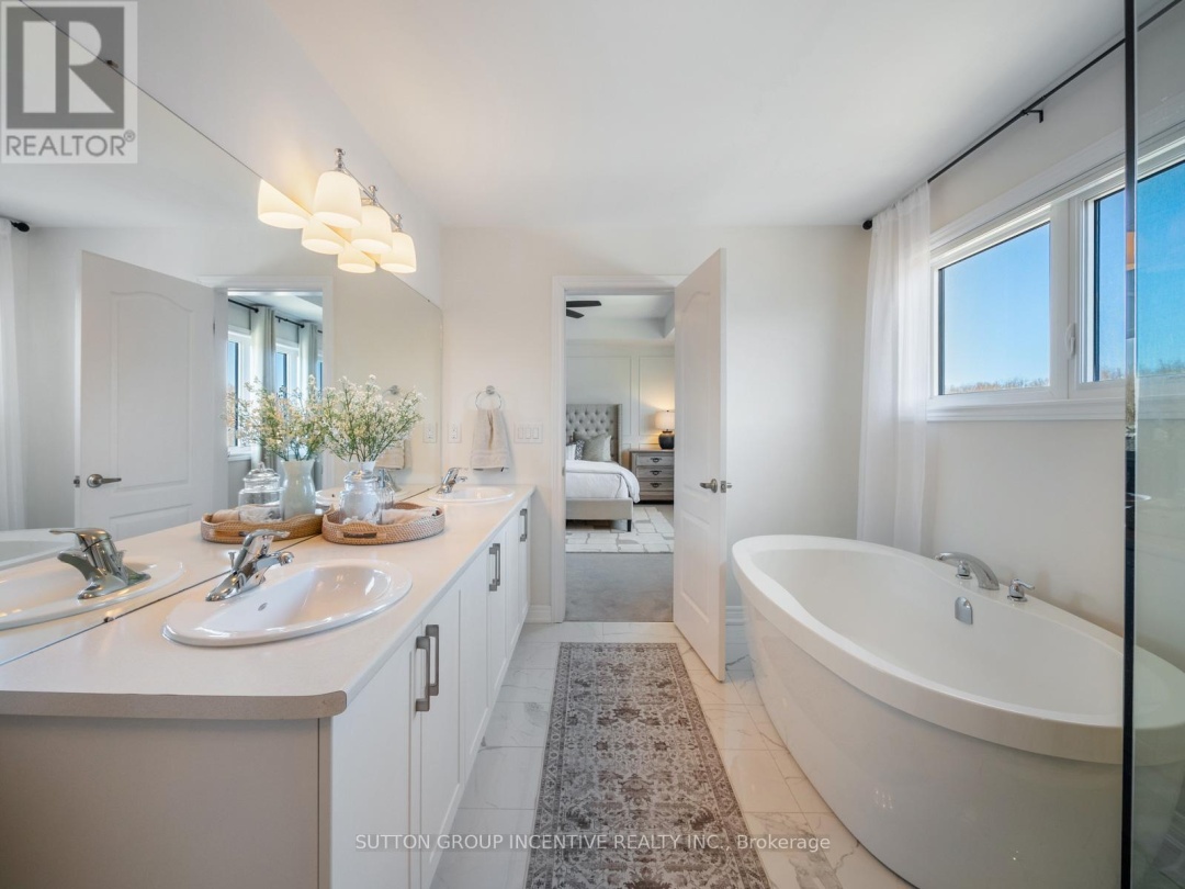 3007 Annalysse Drive, Orillia