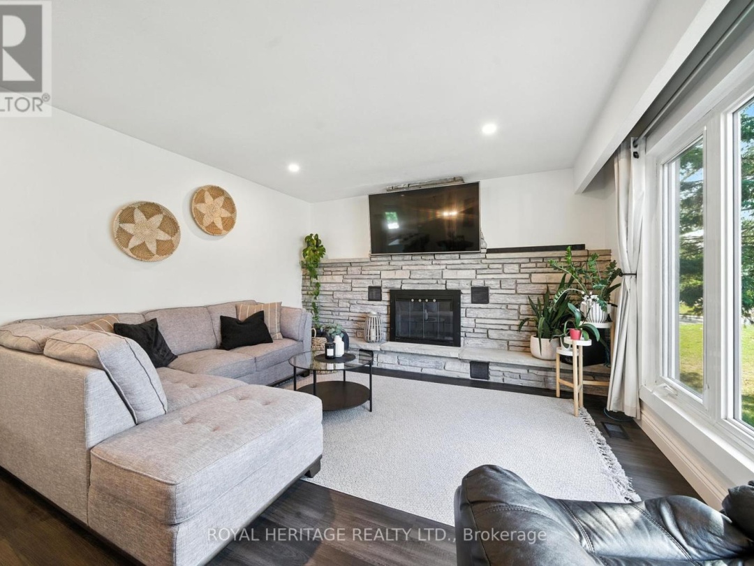 125 ELM TREE ROAD N, 