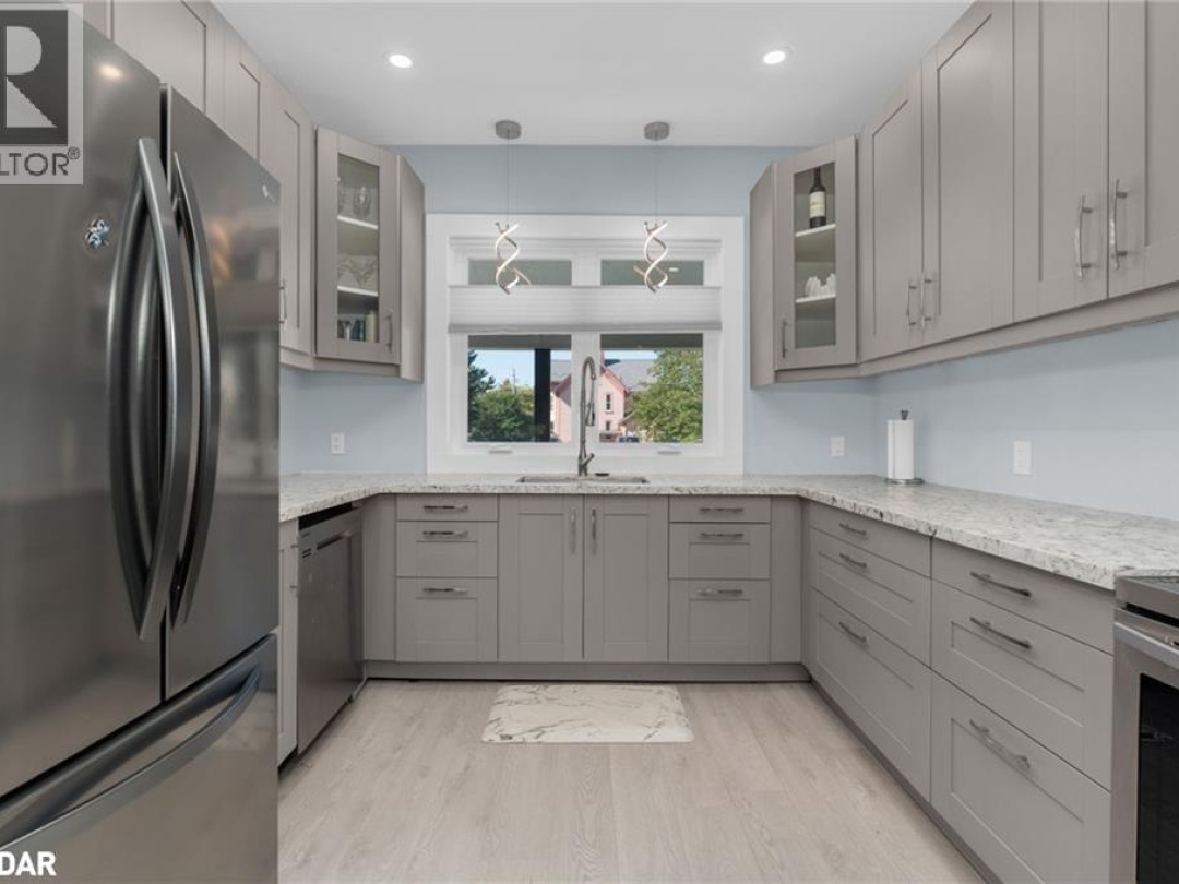 14 FETTERLY Street N, 