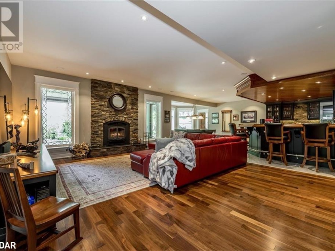 153 Creighton Street S, Lake Simcoe