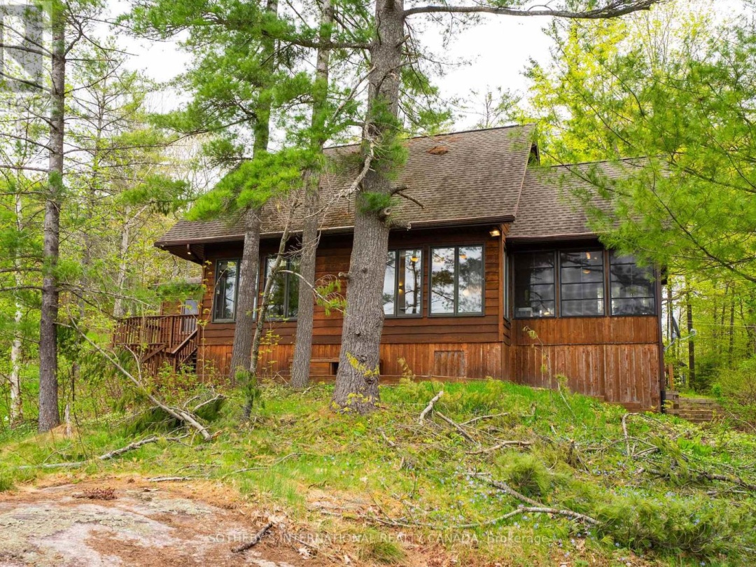 1074 COOKS ROAD, 