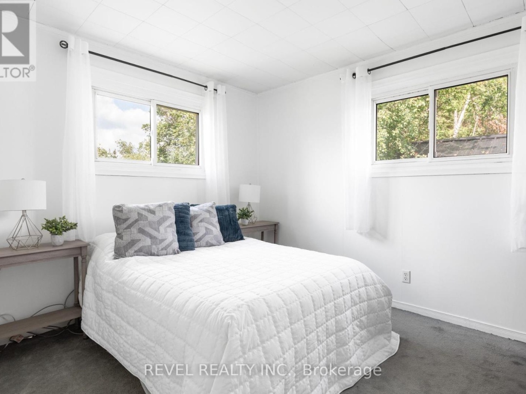 883 CENTENNIAL PARK ROAD, 