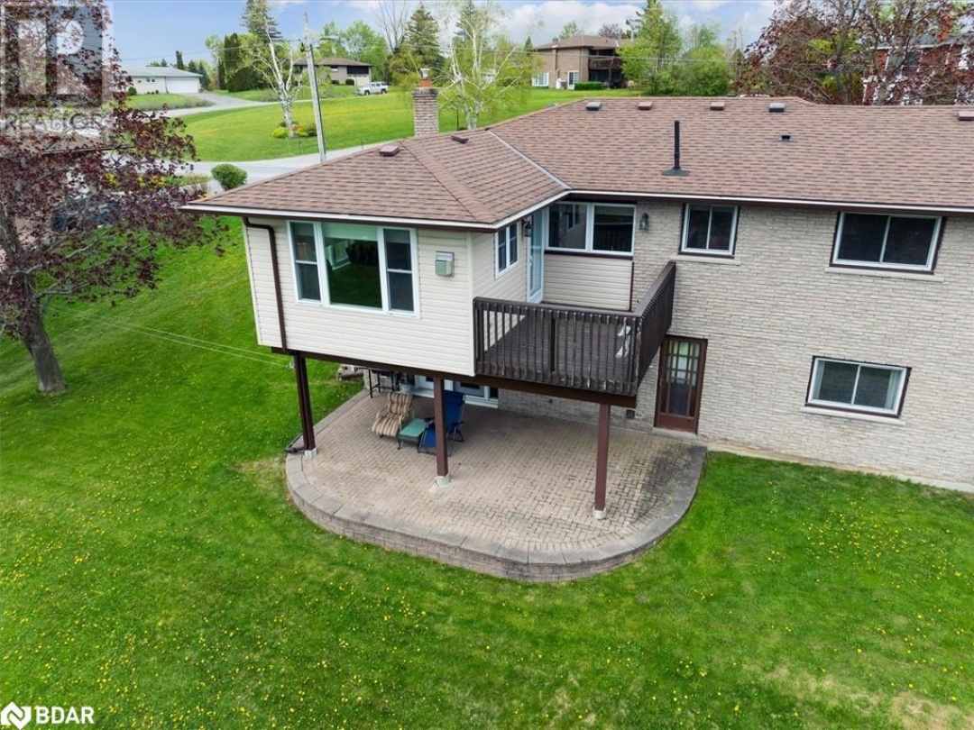 381 Country Club Circle, Pigeon Lake