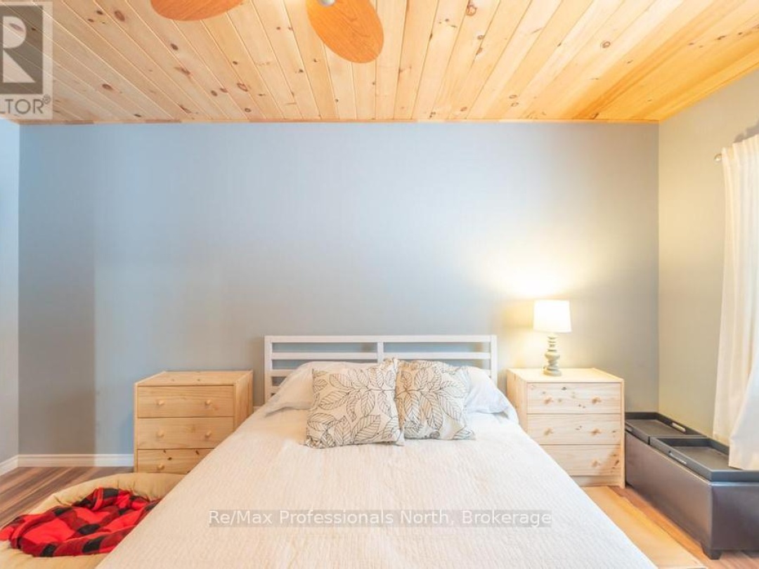 1145 Chelsea Lane, Maple Lake