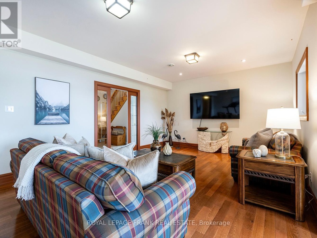 24 GILSON POINT PLACE, Lake Scugog