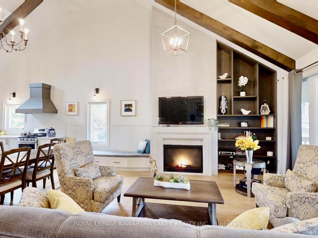 2501 Lakeshore Drive, Lake Simcoe