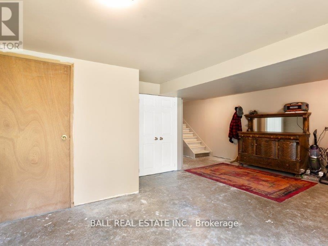 4263 LOOP ROAD, 