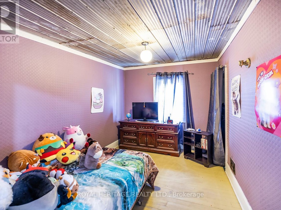 833 WOODVILLE ROAD, 