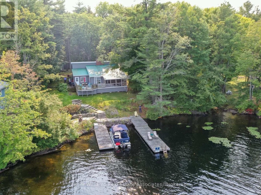 1029 LAKESHORE DRIVE, Lake Muskoka