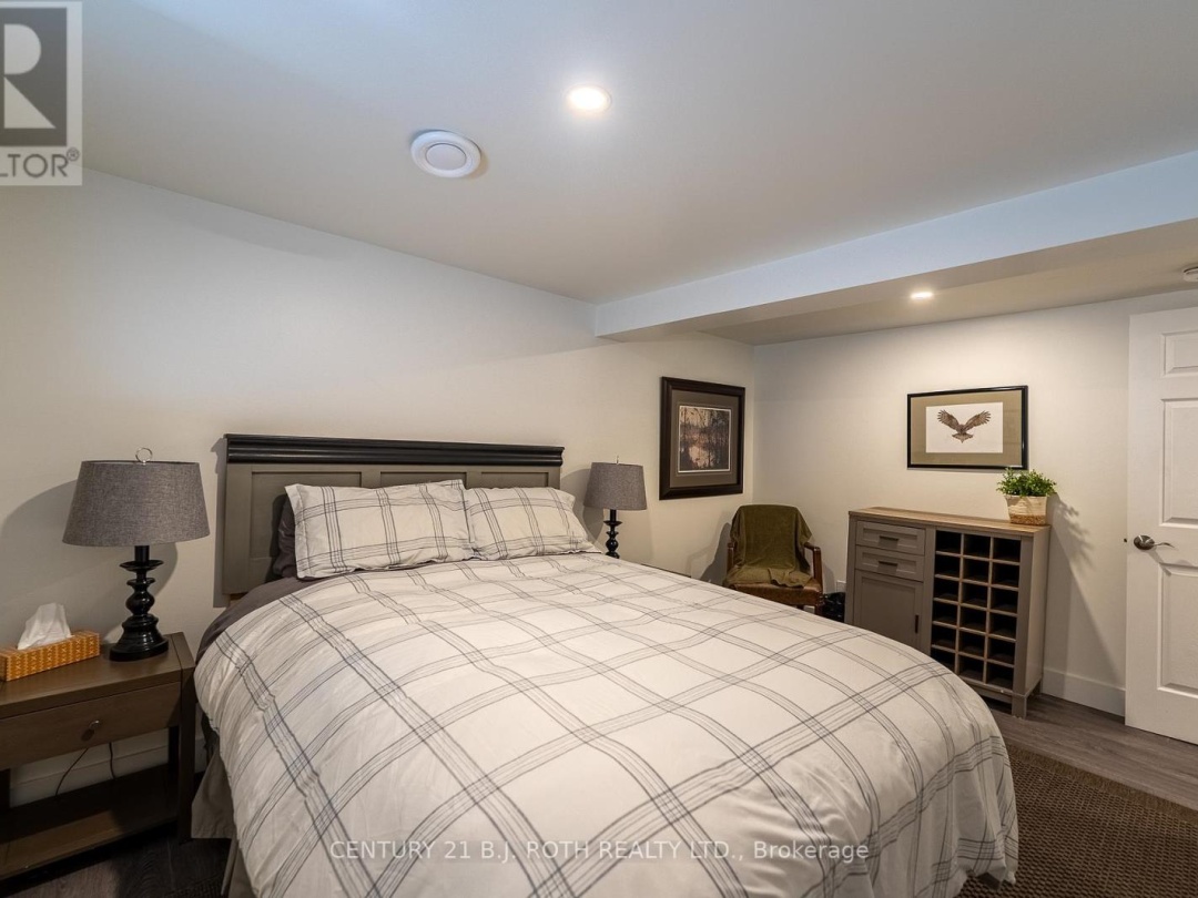 8101 KINGS RIVER ROAD, 