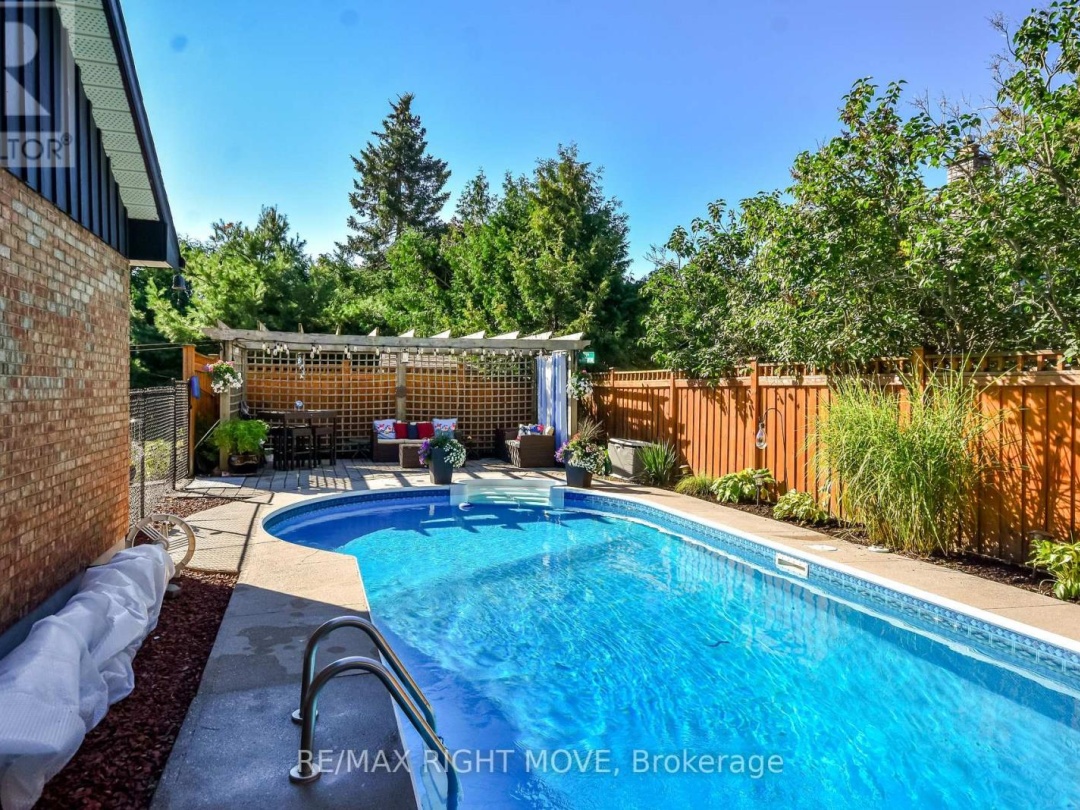 2009 MARCHMONT ROAD, 