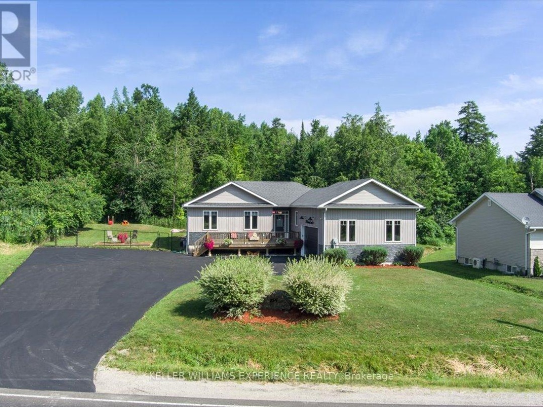 158 MOONSTONE ROAD E, 