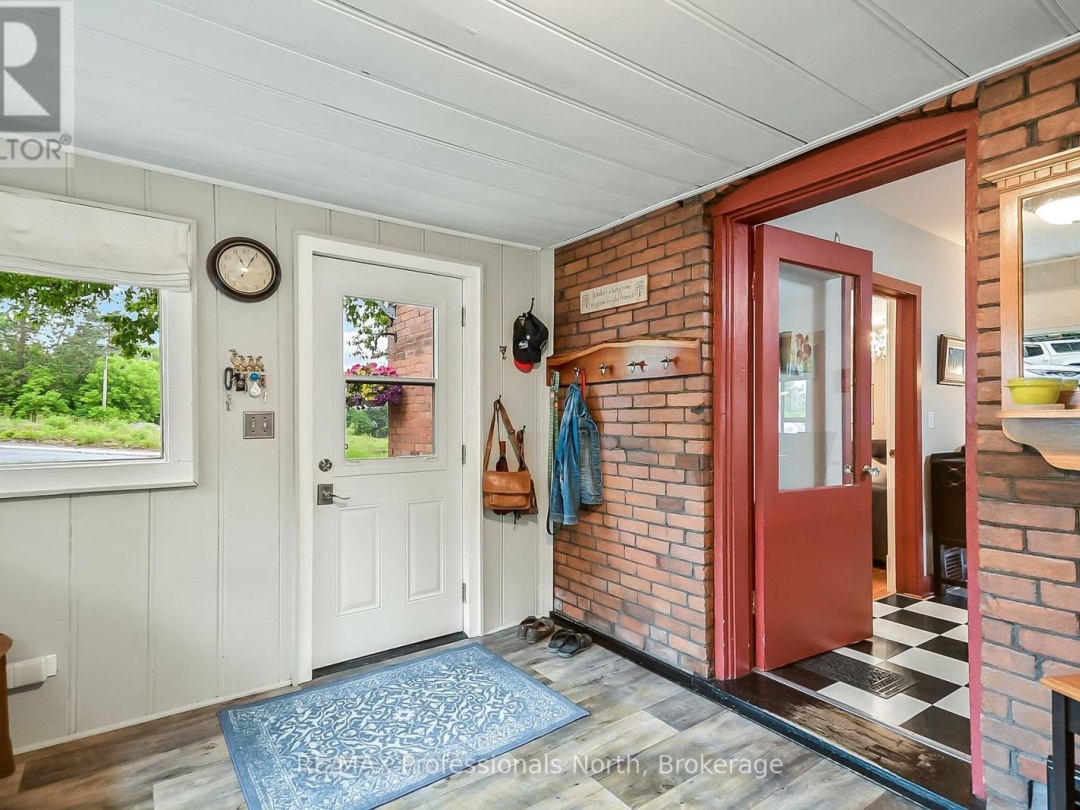 133 MAIN STREET W, 