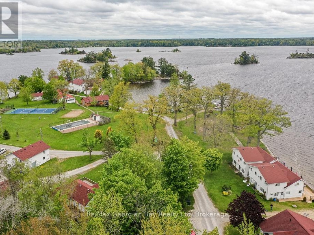 BEACH CHALET #3 - 1230 GRANDVIEW LODGE ROAD, 