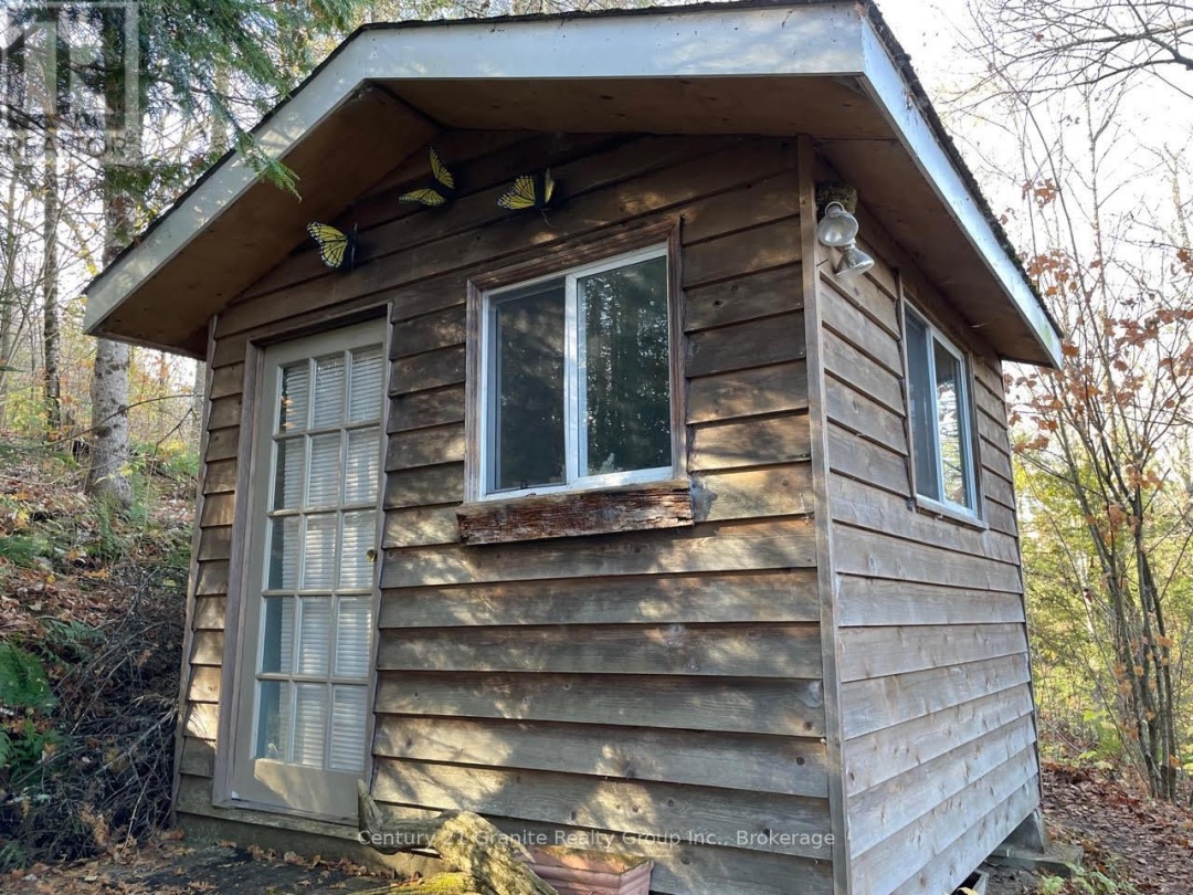 1038 BROKEN PADDLE ROAD, 