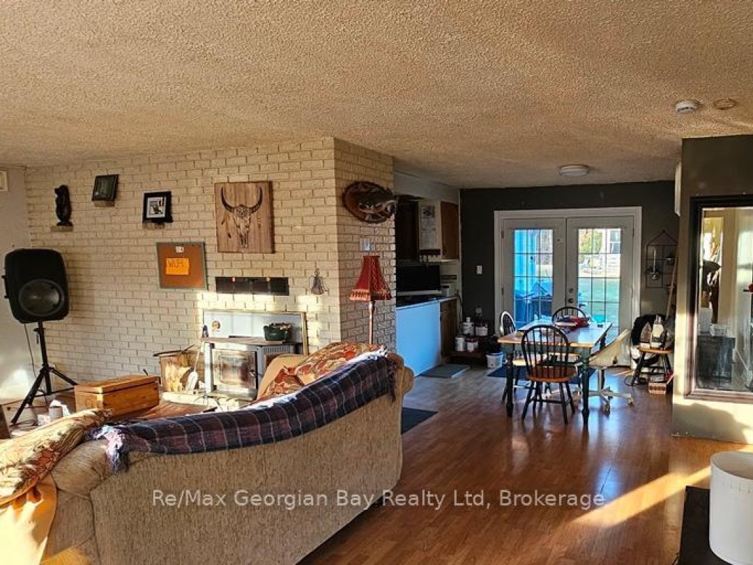 295 Duck Bay Road, Tay