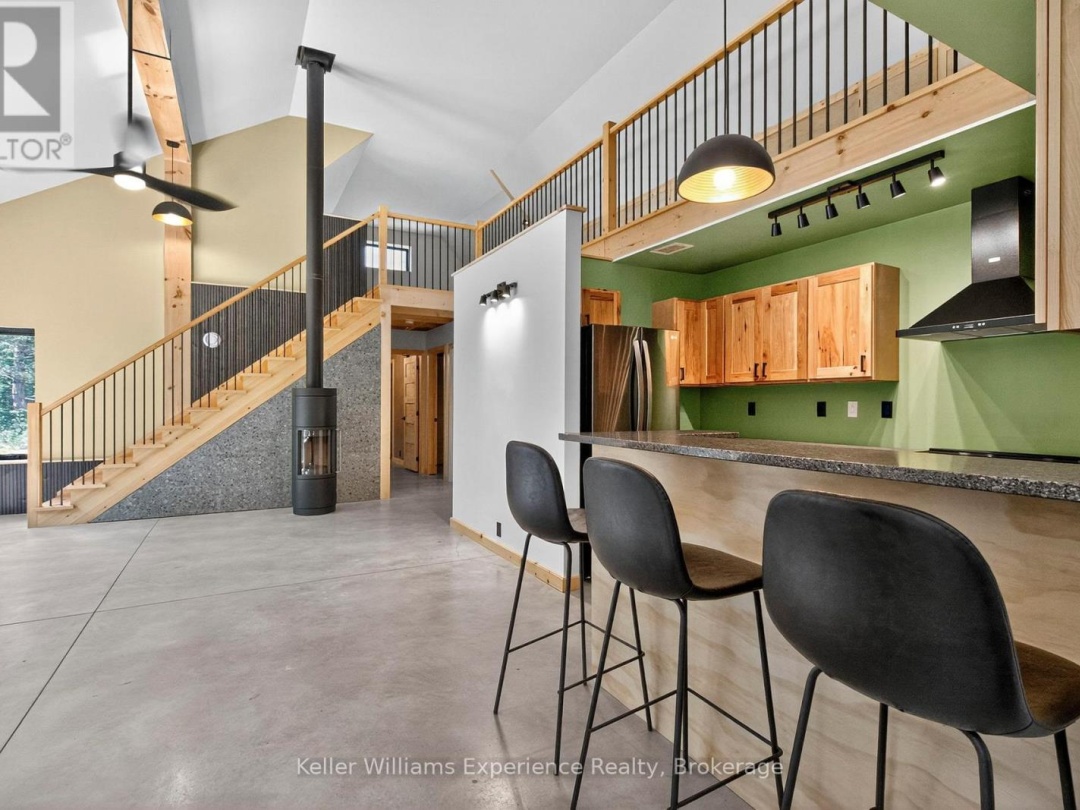 753 HONEY HARBOUR ROAD, 