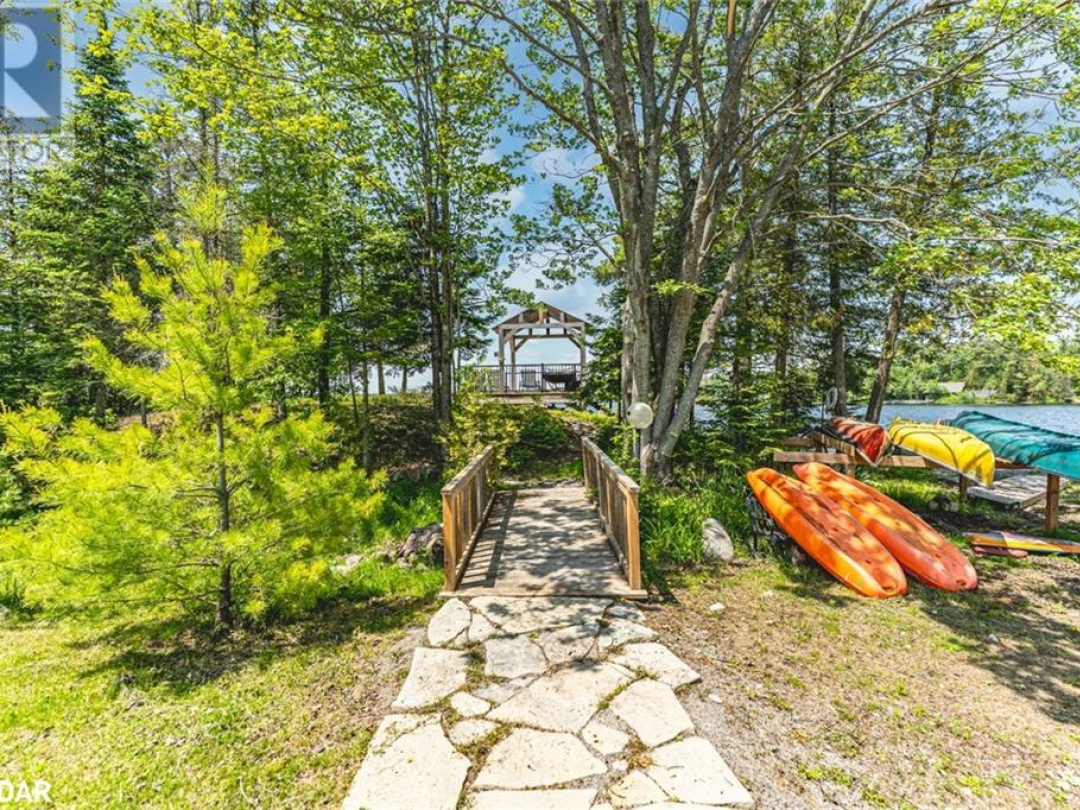 49 HEMLOCK DR, 