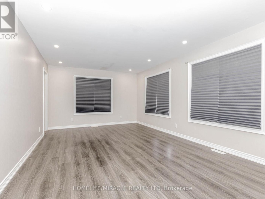637 SIMCOE STREET, 