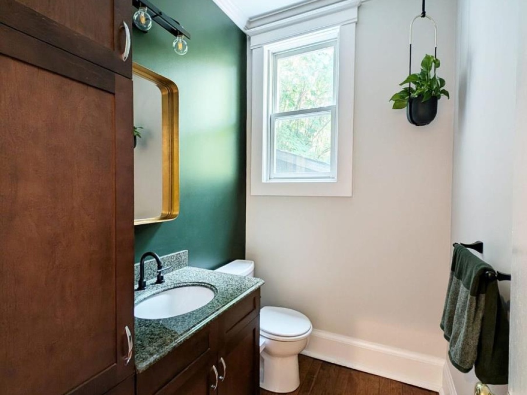 260 COLBORNE STREET W, 