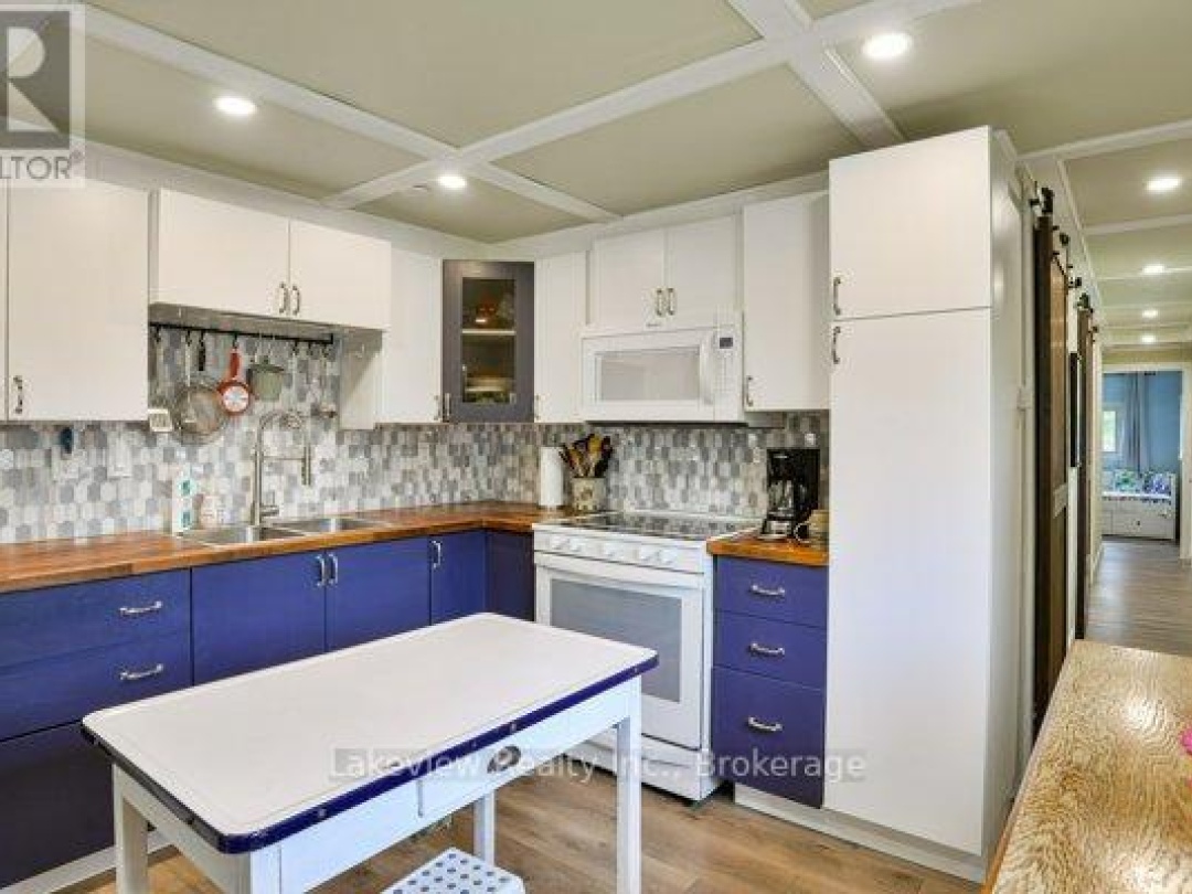 17 MONTGREENAN DRIVE, 