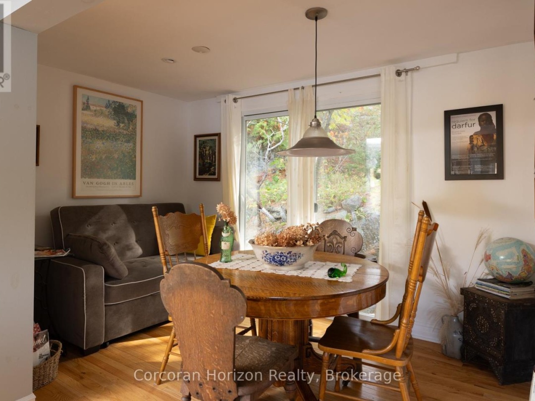 566 HUNGRY BAY ROAD W, 