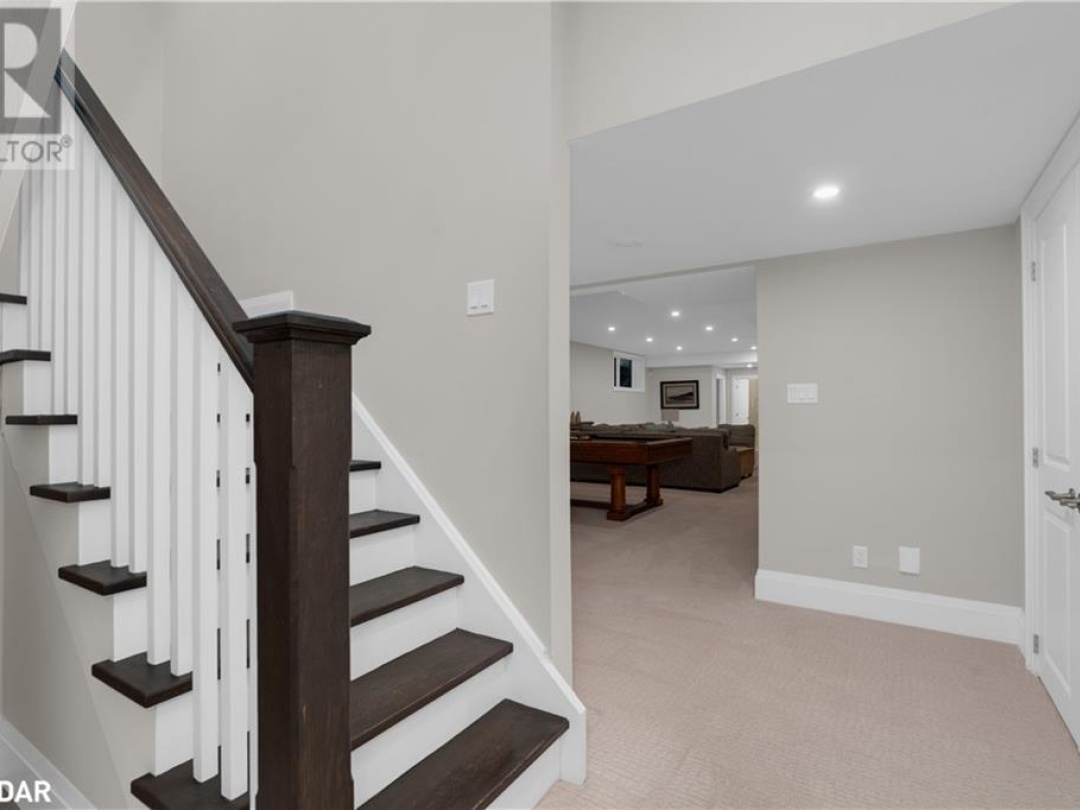12 Thoroughbred Drive, Oro-Medonte