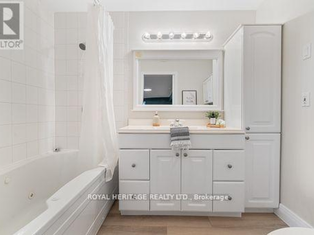 7 NORTH SERVICE ROAD, 