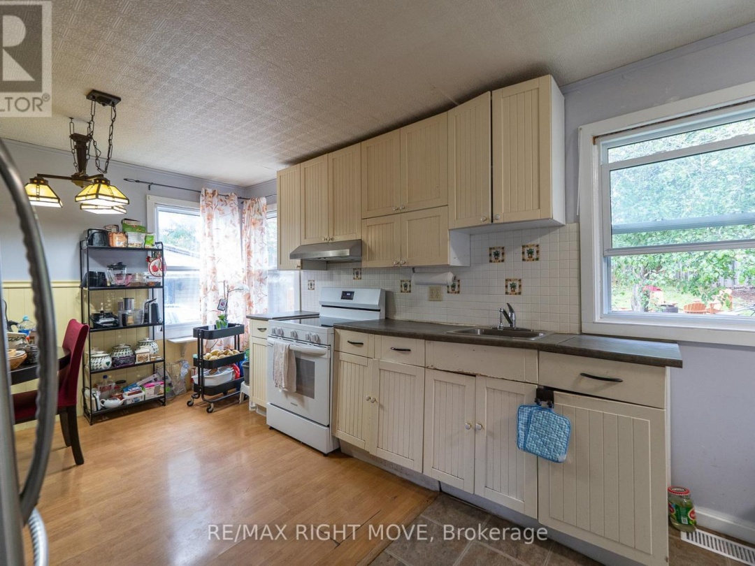 18 ALBANY AVENUE, 