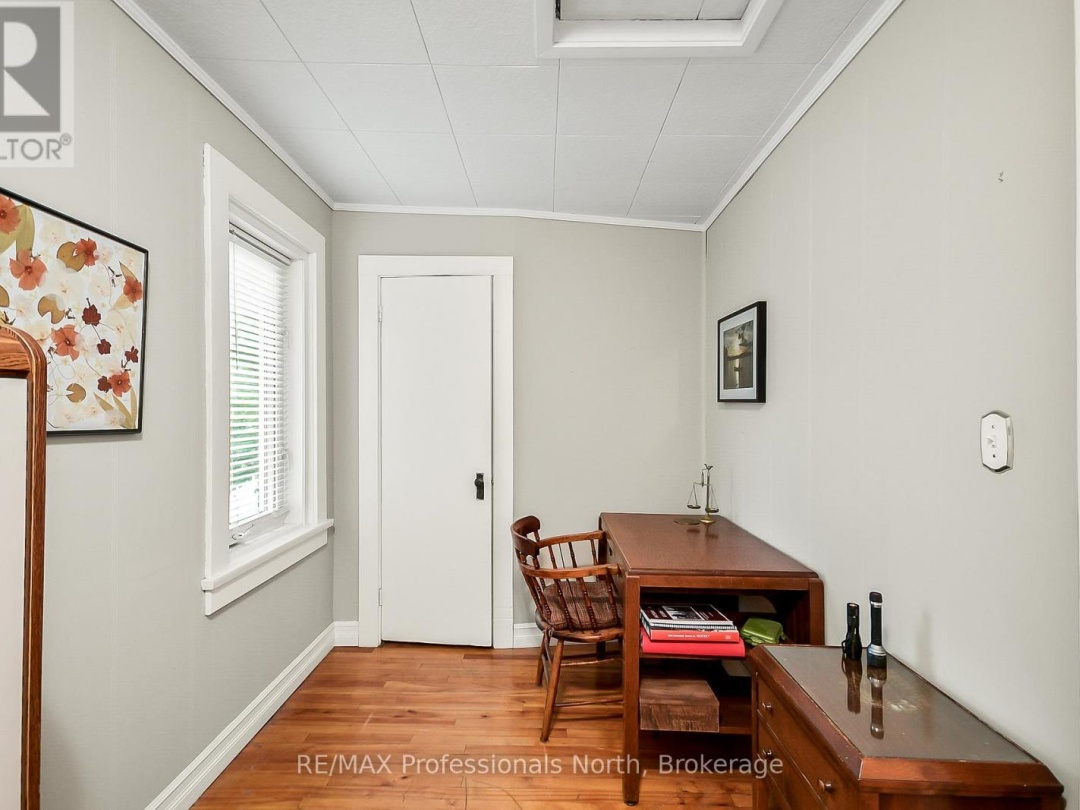 133 MAIN STREET W, 