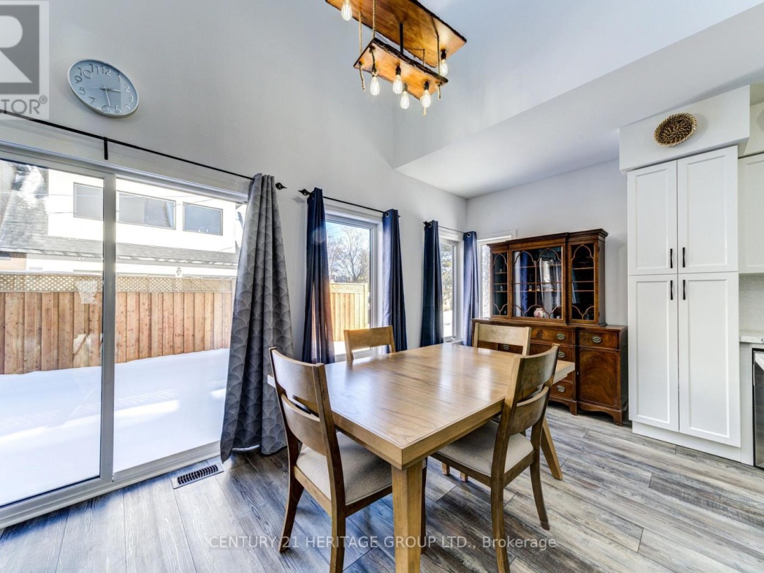 44 RUBY CRESCENT, Lake Simcoe