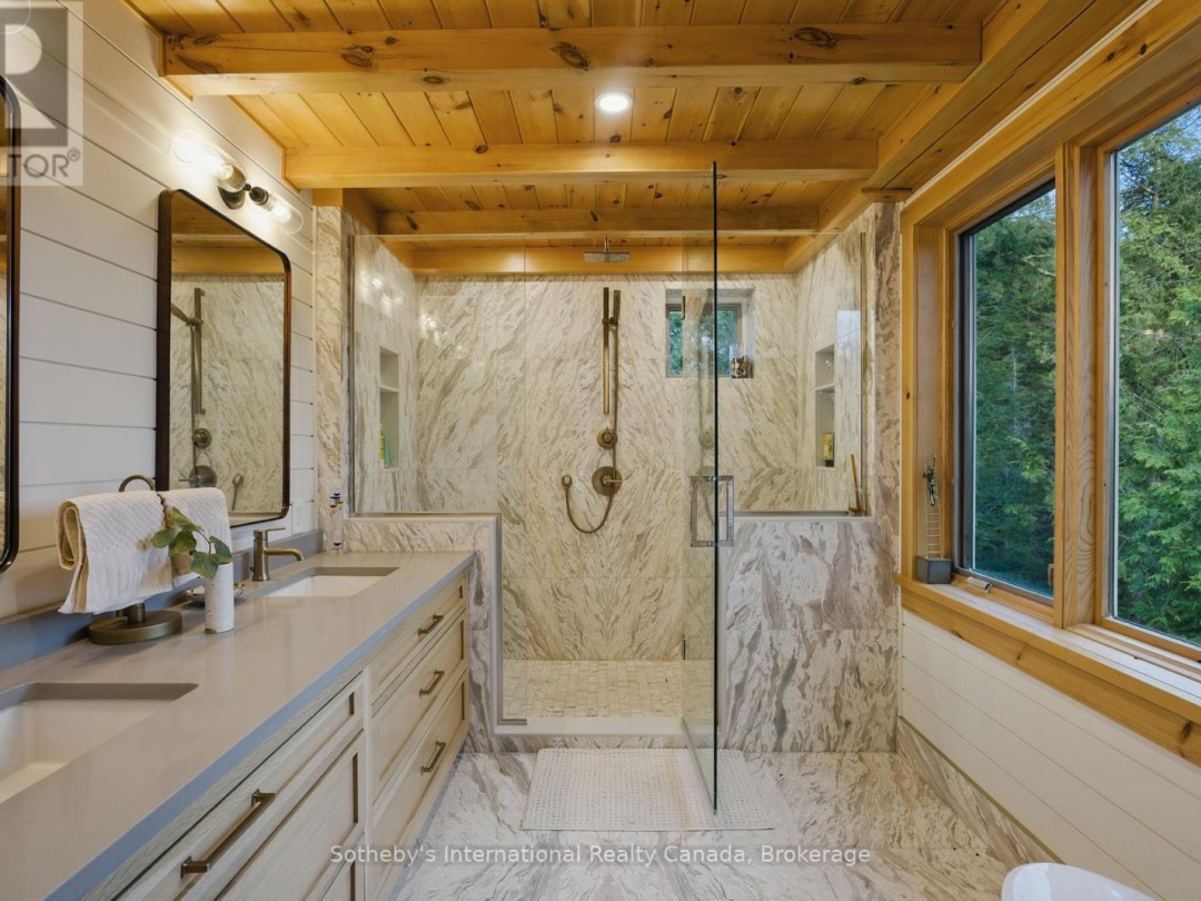 1075 ELMHURST LANE, Kennisis Lake