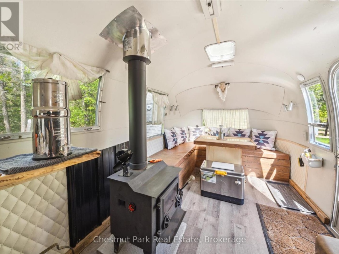 216 BLACKWATER LAKE ROAD, Seguin