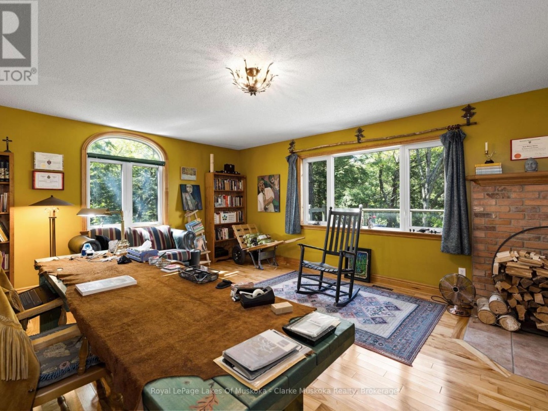 733 Whites Falls Road, Six Mile Lake