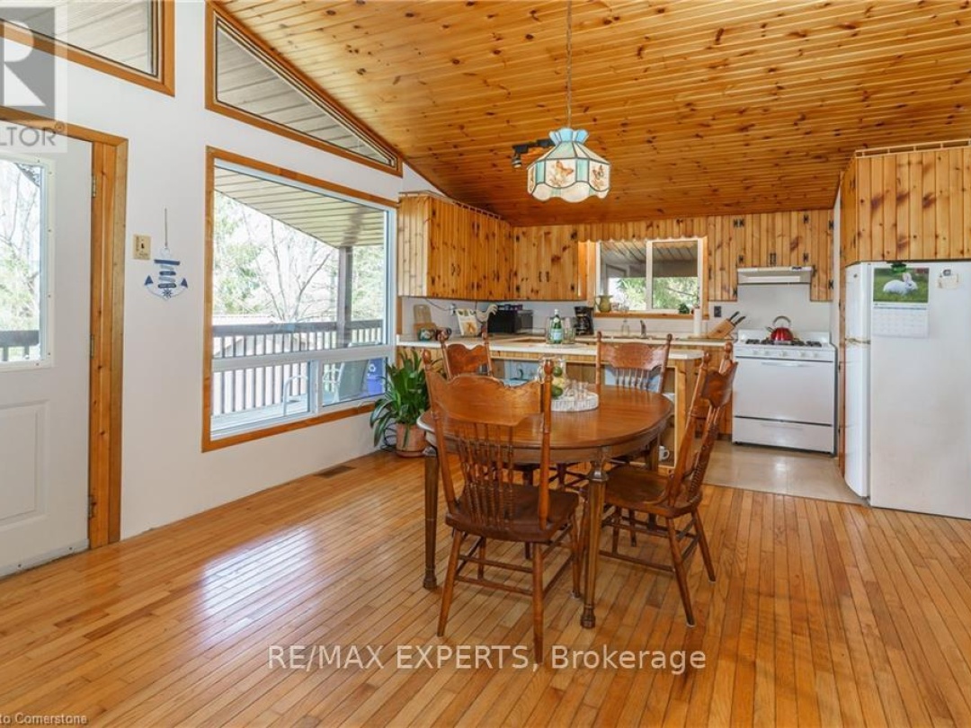 86 STONEY ROAD, Manitouwabing Lake